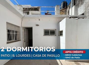 Casa · 68m² · 4 Ambientes · Casa de Pasillo en Venta 2 Dorm con Patio Lourdes