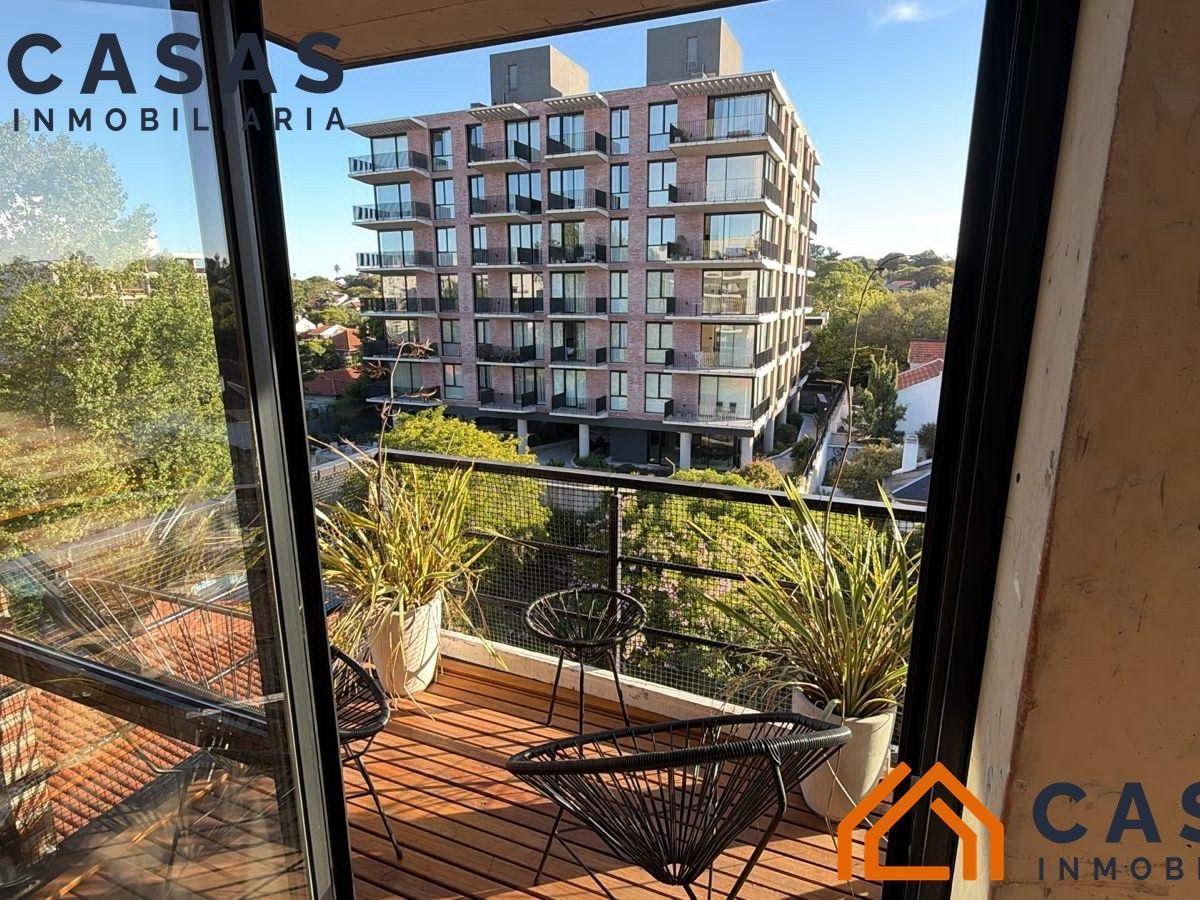 En venta Moderno Semipiso de 3 ambientes con terraza propia y cochera en zona Güemes
