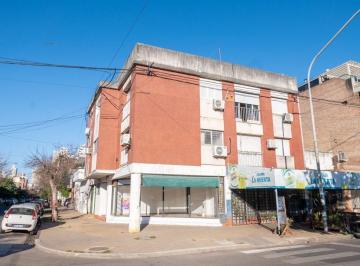 Departamento · 56m² · 3 Ambientes · Departamento en Av Freyre en Venta - 2 Dorm.