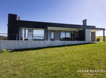 Quinta vacacional de 3 ambientes, Tandil · Casaquinta Chacra 202 - Tandil / Permuta