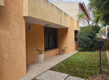Casa · 168m² · 1 Ambiente · 1 Cochera · Casa - Ayacucho