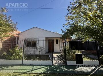 Casa · 5 Ambientes · 3 Cocheras · Casa de 2 Dorm. en Venta