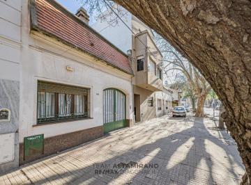 Casa · 155m² · 6 Ambientes · 1 Cochera · Casa en Venta en La Plata, 4 Dorm., 4 y 62