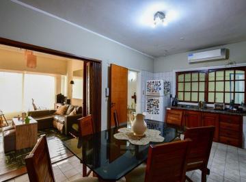 Casa · 160m² · 4 Ambientes · 1 Cochera · Casas en Venta en La Plata