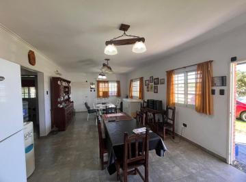 Casa · 90m² · 3 Ambientes · 2 Cocheras · Casas en Venta en La Plata 2 Dorm.