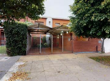 Casa · 195m² · 5 Ambientes · 2 Cocheras · Casa de 3 Dorm. en Venta en La Plata