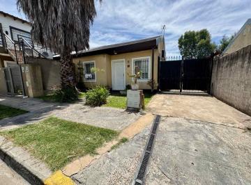 Casa · 55m² · 3 Ambientes · 1 Cochera · Venta Casa 3 Ambientes Altos de Podestá