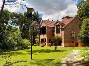Quinta vacacional · 264m² · 5 Dormitorios · Casa Quinta en Venta, Barrio Yei Pora, con 3 Lotes
