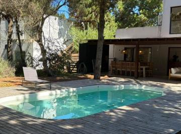 Casa · 170m² · 4 Ambientes · 1 Cochera · Casa Venta Costa Esmeralda Senderos I con Pileta