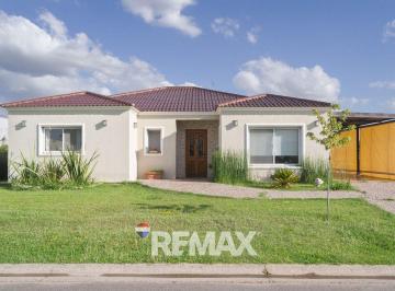 Casa · 124m² · 4 Ambientes · 2 Cocheras · Casa 4 Ambientes Venta Barrio Santa Ines Canning