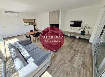 Casa · 130m² · 4 Ambientes · 2 Cocheras · Casa en Valle del Golf