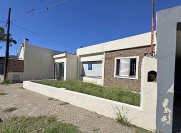 Casa · 122m² · 2 Dormitorios · 2 Cocheras · Casa en Venta