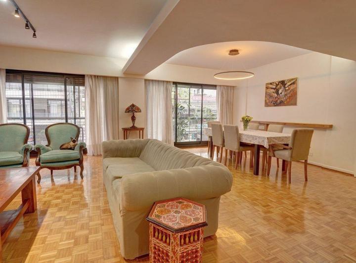 Departamento · 245m² · 6 Ambientes · 1 Cochera