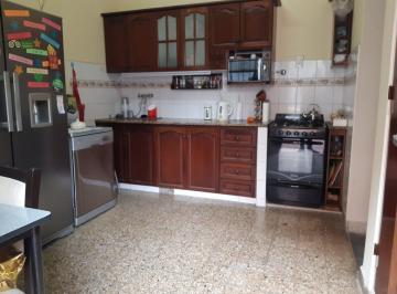 Casa · 80m² · 3 Ambientes · Venta Casa Mataderos Lote Propio Permuta
