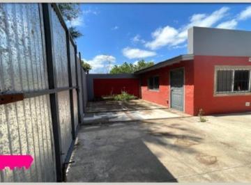 Casa · 80m² · 3 Ambientes · 4 Cocheras · Casa en Venta