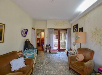 PH · 80m² · 4 Ambientes · 1 Cochera · Casa en Venta La Plata 2 Dorm. Cochera