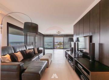 Departamento · 235m² · 5 Ambientes · 4 Cocheras · Se Alquila Hermoso Apto Torre Caelus Piso 2