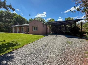 Casa · 150m² · 4 Ambientes · 2 Cocheras · Venta Casa en Chacras de La Cruz Capilla del Sr