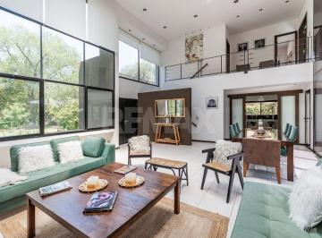 Casa · 217m² · 5 Ambientes · 1 Cochera · Casa 5 Amb en Venta en Country Club Los Cardales