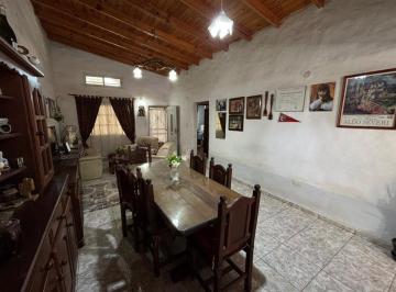 Casa · 157m² · 5 Ambientes · 2 Cocheras · Casa 4 Ambiente con Jardin en Venta en Ezpeleta