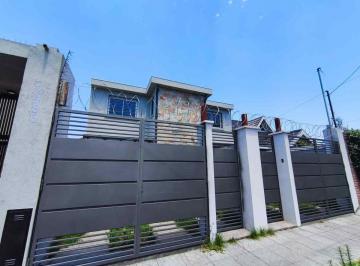 Casa · 70m² · 4 Ambientes · 1 Cochera · Venta Dúplex 4 Amb Nuevo Cochera Patio Hurlingham