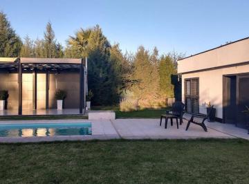 Casa · 78m² · 3 Ambientes · 2 Cocheras · Casa, 1 Dorm + Piscina Barrio Santo Tomás, Gllén