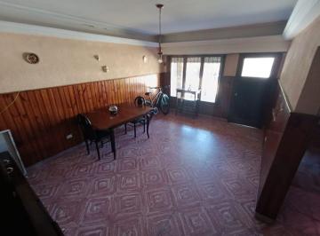 Casa · 130m² · 3 Ambientes · 1 Cochera · Venta Casa 3 Amb. a Reciclar Barrio Fortunato
