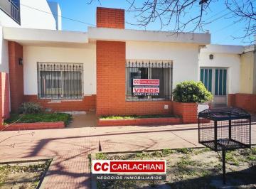 Casa · 101m² · 3 Ambientes · 1 Cochera · Casa - Las Parejas