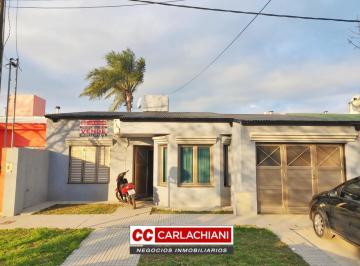 Casa · 180m² · 5 Ambientes · 1 Cochera · Casa - Las Parejas