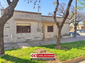 Casa · 130m² · 5 Ambientes · 1 Cochera · Casa - Las Parejas