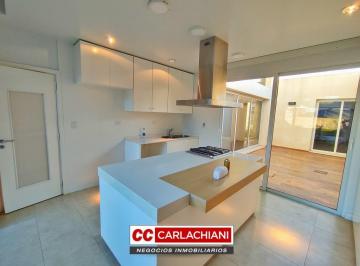 Casa · 384m² · 6 Ambientes · 2 Cocheras · Casa - Las Parejas