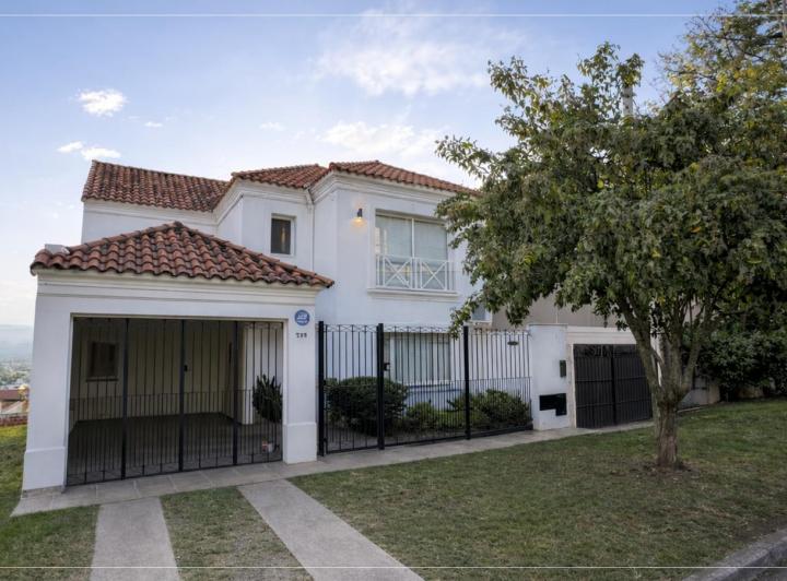 Casa · 280m² · 11 Ambientes