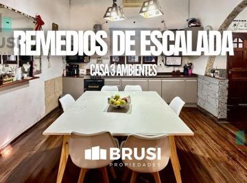 PH · 83m² · 3 Ambientes · 2 Cocheras · PH en Venta en Remedios de Escalada - 3 Ambientes