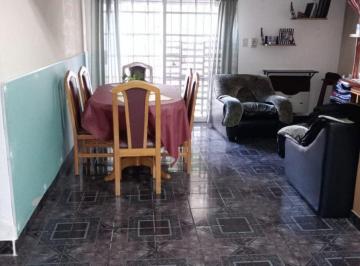 PH · 70m² · 3 Ambientes · Venta PH 3 Ambientes con Patio – Sarandí, Avellaneda