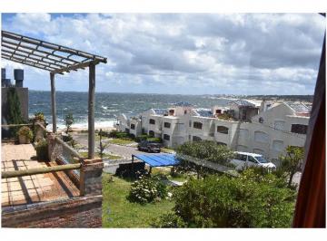 Casa · 135m² · 5 Ambientes · 2 Cocheras · 4 Dorm. | Sarandi