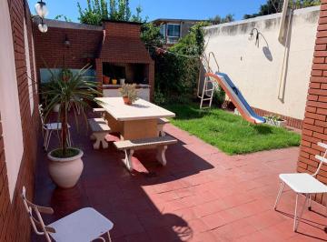 Casa · 139m² · 4 Ambientes · 2 Cocheras · Casa en Roque Saenz Peña