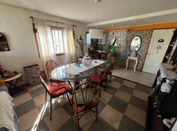 Casa · 96m² · 3 Ambientes · 1 Cochera · Venta Casa 3 Ambientes en Caisamar