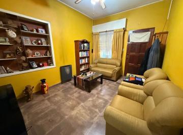 Casa · 80m² · 3 Ambientes · 1 Cochera · Casa 3 Amb en Venta con Cochera Alejandro Korn