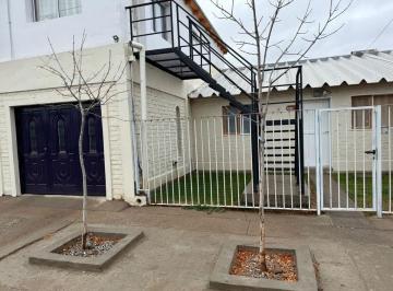 Casa de 6 ambientes, General Roca · Casa 4 Dorm. C/ Departamento Independiente - General Roca