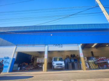 Bodega-Galpón · 680m² · Venta Galpón Industrial en Quilmes. Doble Acceso