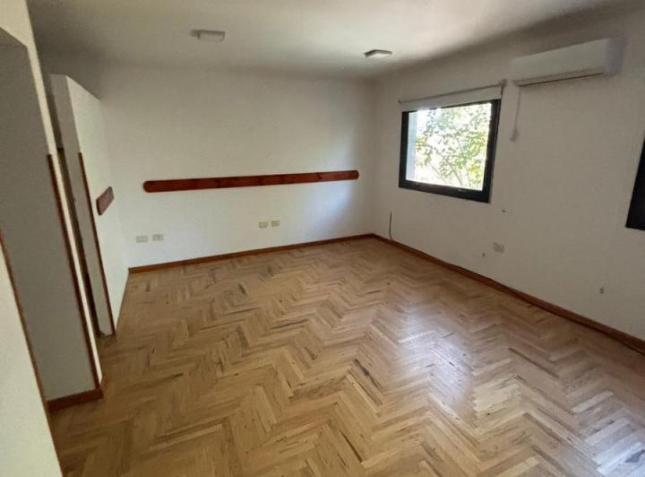 Oficina comercial · 50m² · 1 Ambiente · 1 Cochera