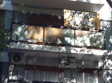 Departamento de 3 ambientes, Palermo · Paraguay y Bulnes - Tres Ambientes Al Frente con Balcon - Impecable