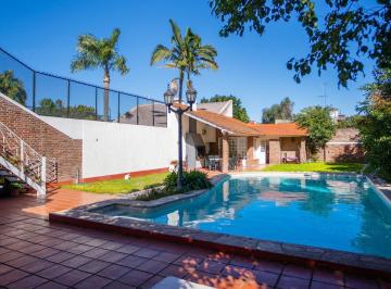 Casa · 280m² · 6 Ambientes · 2 Cocheras · Venta Casa 6 Ambientes con Amplio Parque y Piscina en Haedo.