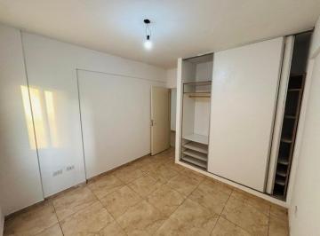 Departamento · 37m² · 2 Ambientes · 1 Cochera · Alquiler 2 Ambientes C Cochera Caseros Centro