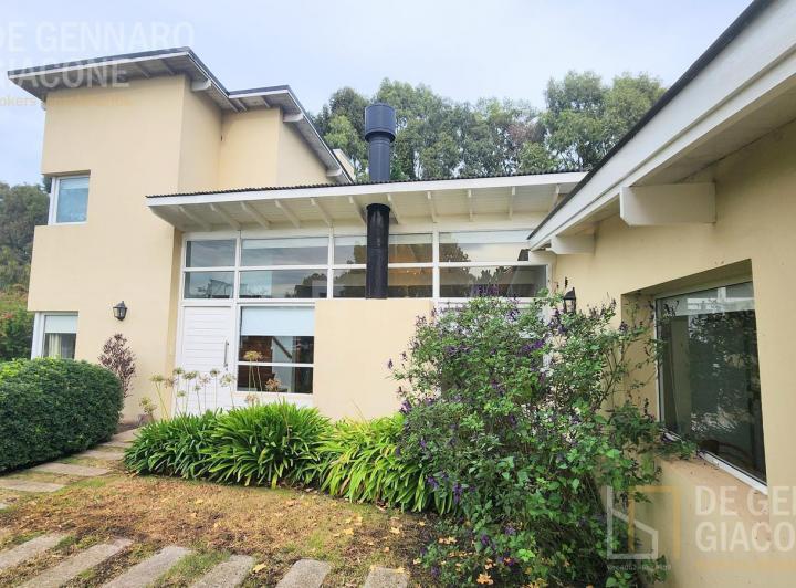 Casa · 193m² · 5 Ambientes · 2 Cocheras