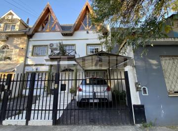 Casa · 178m² · 6 Ambientes · 1 Cochera · Dúplex 6 Ambientes con Jardín a 100 m de Av Maipú en Olivos