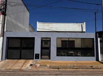 Casa de 8 ambientes, Ciudad de Santa Fe · Casa en Venta a m de Av del Valle - Zona Colegio Verna