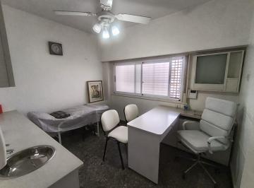Departamento · 90m² · 3 Ambientes · 1 Cochera · Venta Depto 3 Amb, Pb 2 Consultorios Equipados y Cochera Fija en Monte Castro