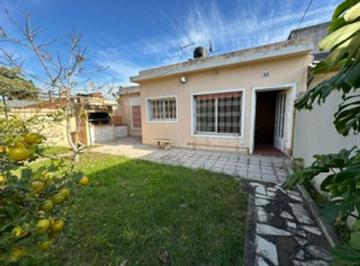 Casa · 158m² · 5 Ambientes · 1 Cochera · Casa en Venta 4 Amb + Depto 2 Amb Jardin V. Maipu