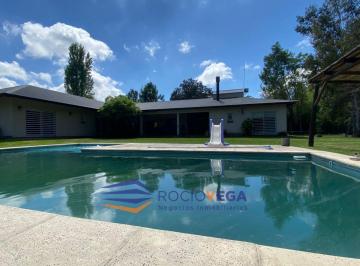 Casa · 304m² · 4 Ambientes · 4 Cocheras · Casa en Alquiler / Venta en Chacras del Molino Exaltacion de La Cruz